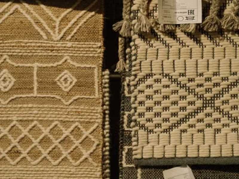 Amostras de tapetes em diferentes texturas e tramas